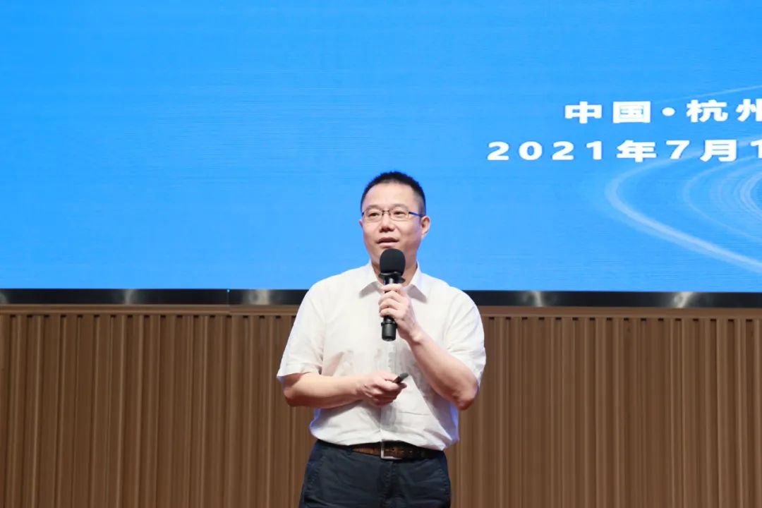 下载 (2).jpg