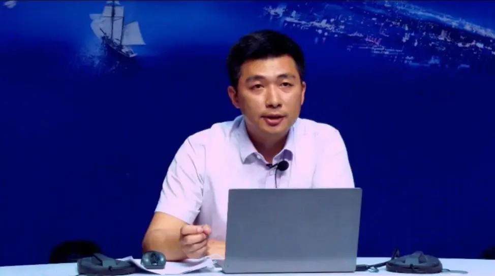 下载 (2).jpg
